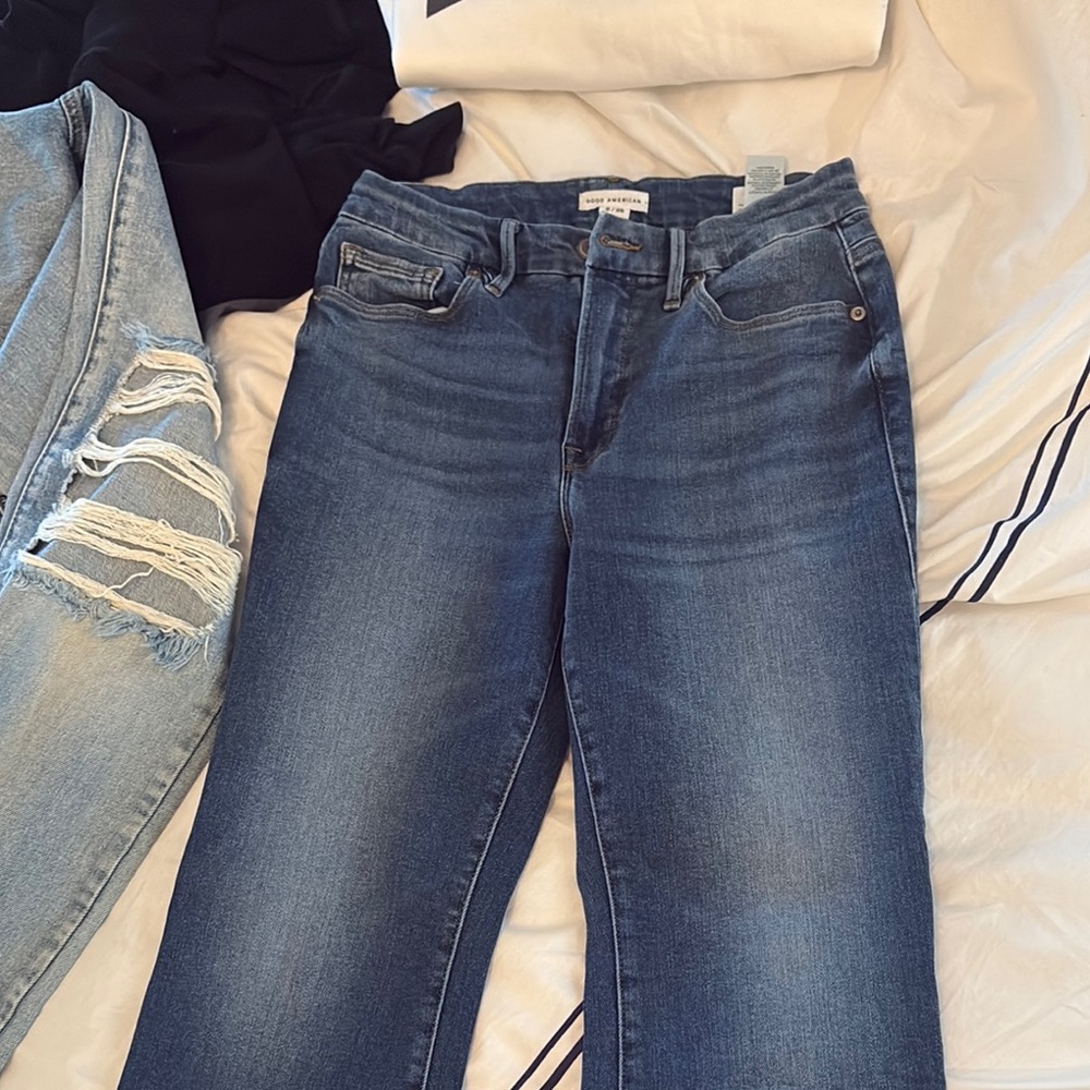 Good American Blue Straight Leg Jeans Versatile Medium Wash